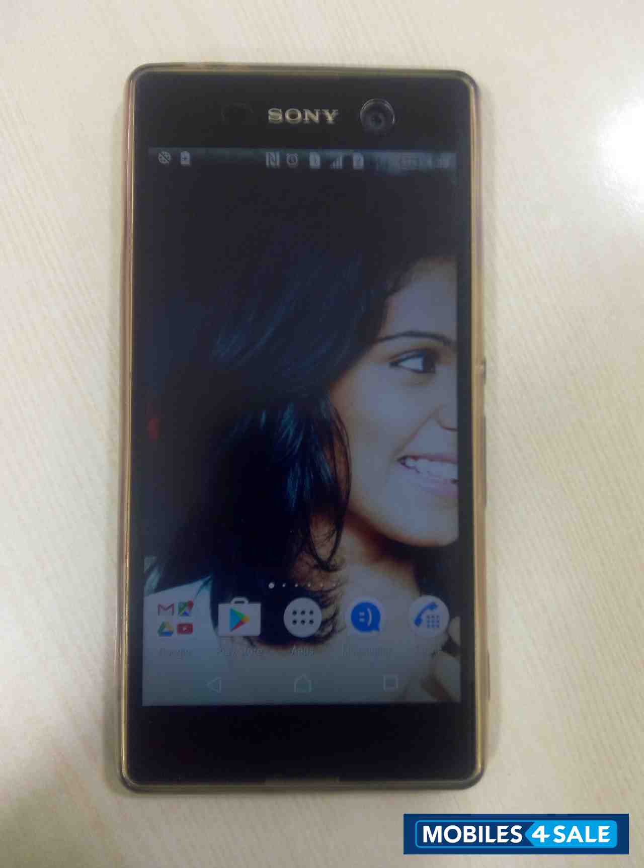 Gold Sony Xperia M5 Dual