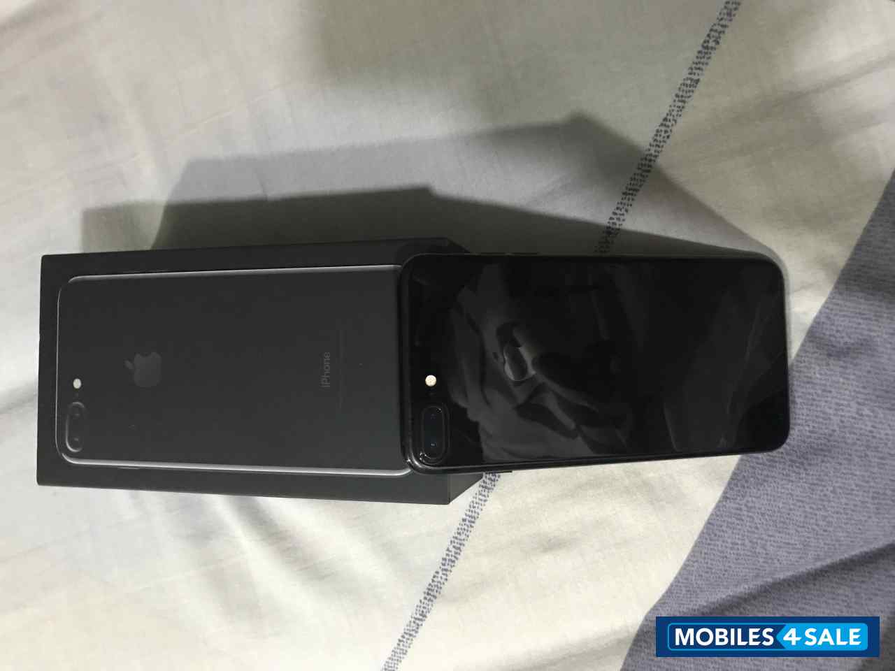 Jet Black Apple iPhone 7 Plus