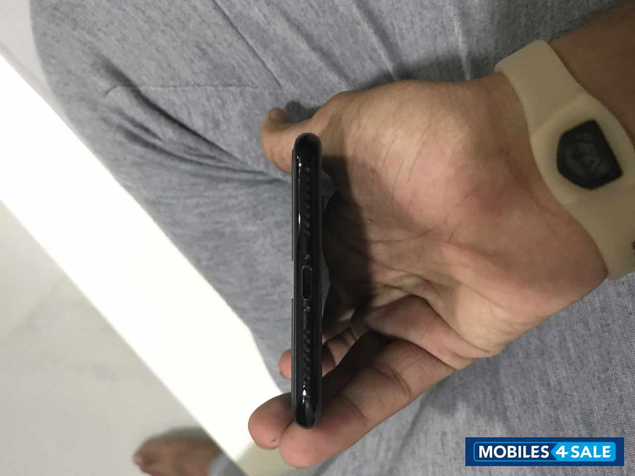 Jet Black Apple iPhone 7 Plus