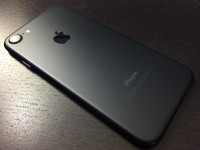 Black Apple iPhone 7