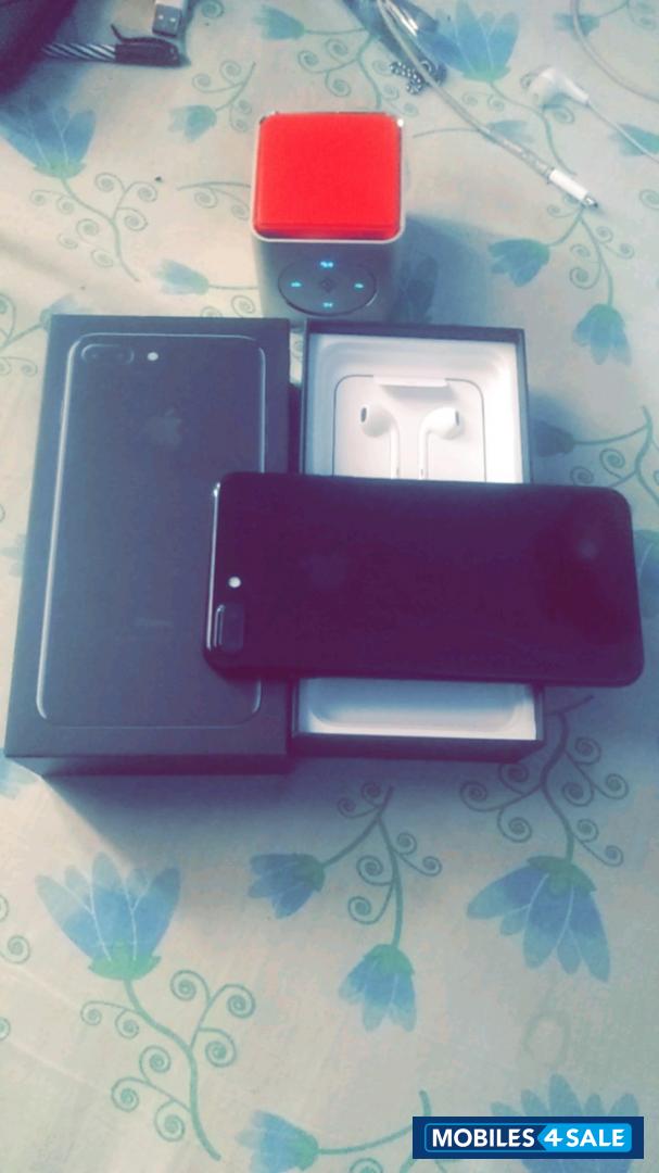 Jet Black Apple iPhone 7 Plus