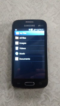 Black Samsung GT-series S-7262