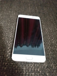 Golden Oppo F1 Plus