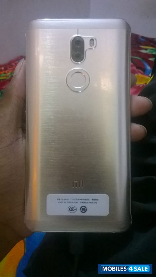 Gold Xiaomi Mi 5s Plus