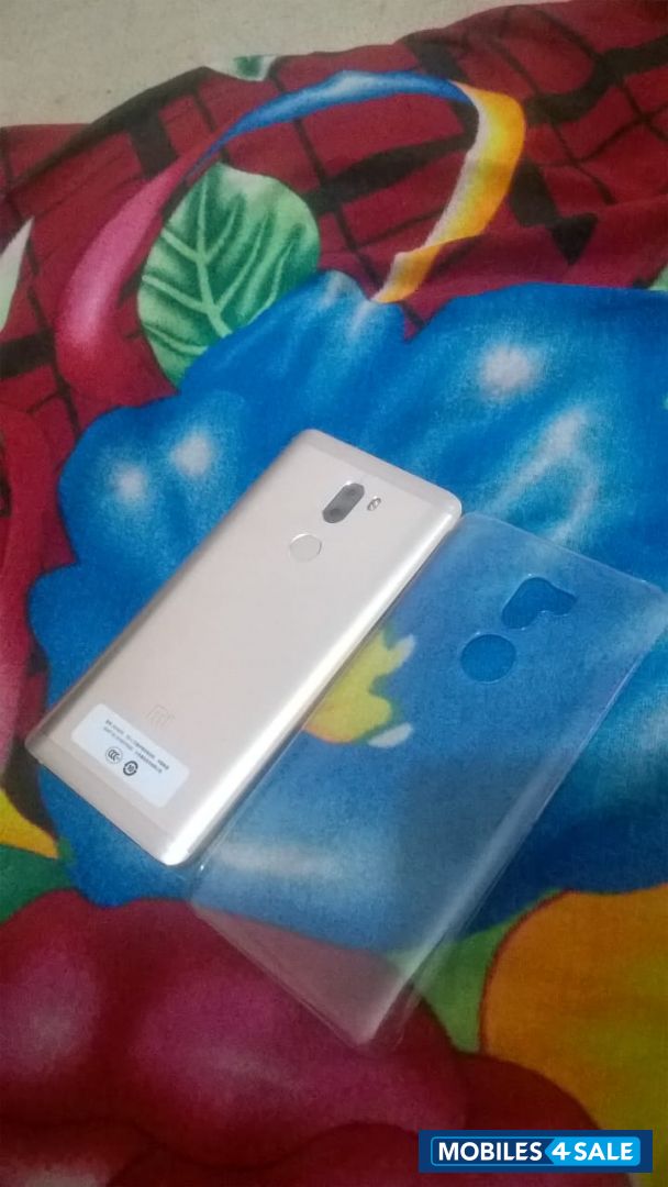 Gold Xiaomi Mi 5s Plus