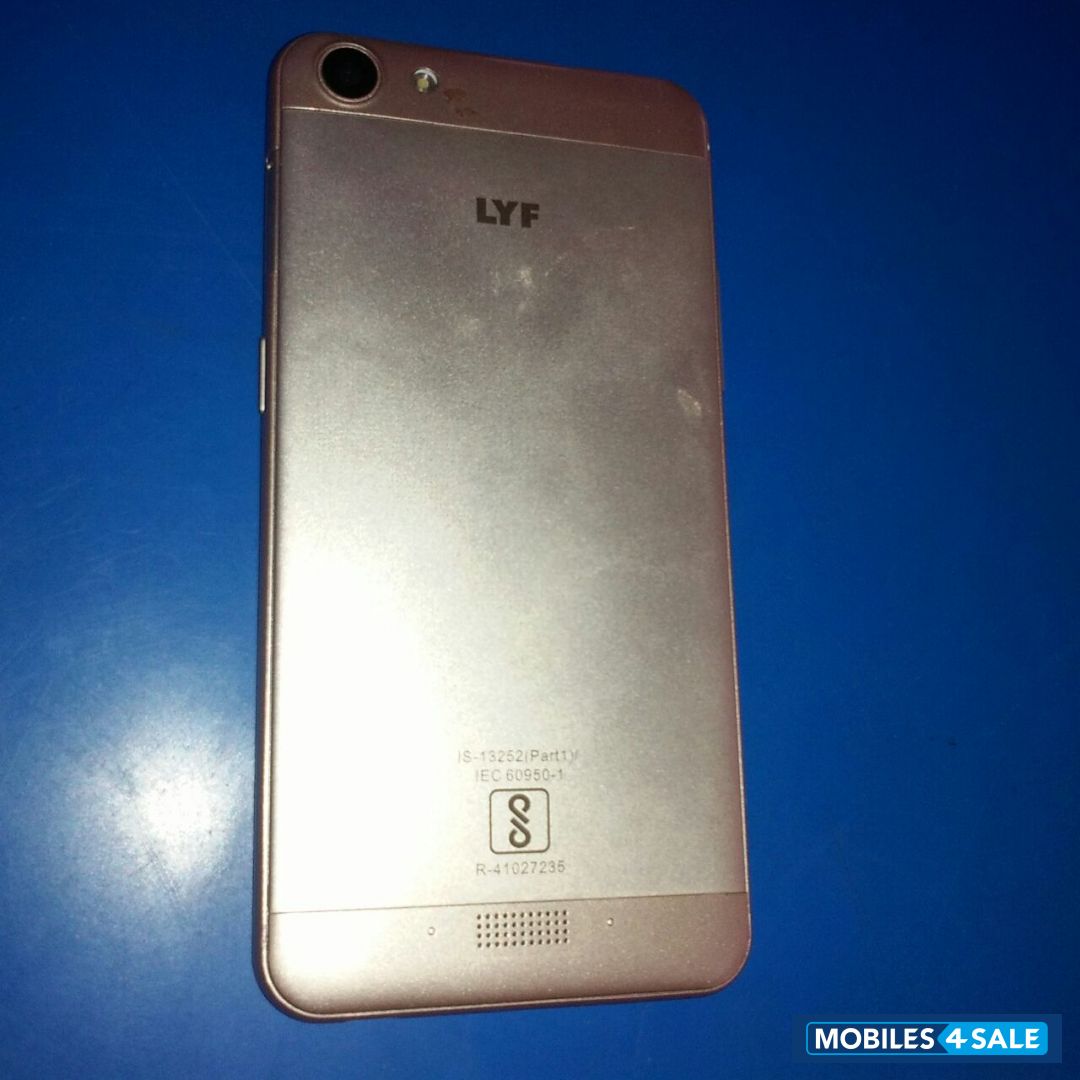 Gold Lyf Water 11 Gold Lyf Water 11