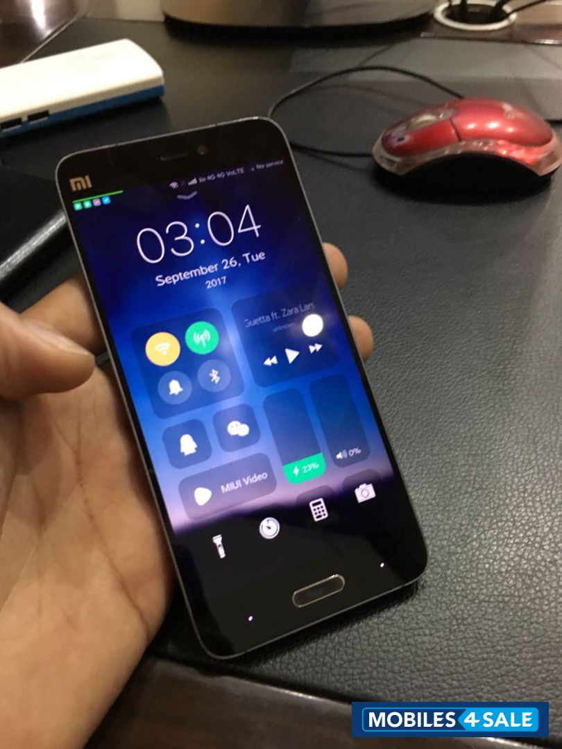 Black Xiaomi Mi 5