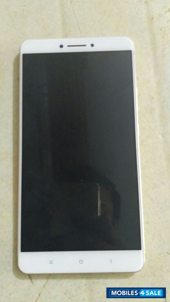 Golden Xiaomi Mi Max Prime