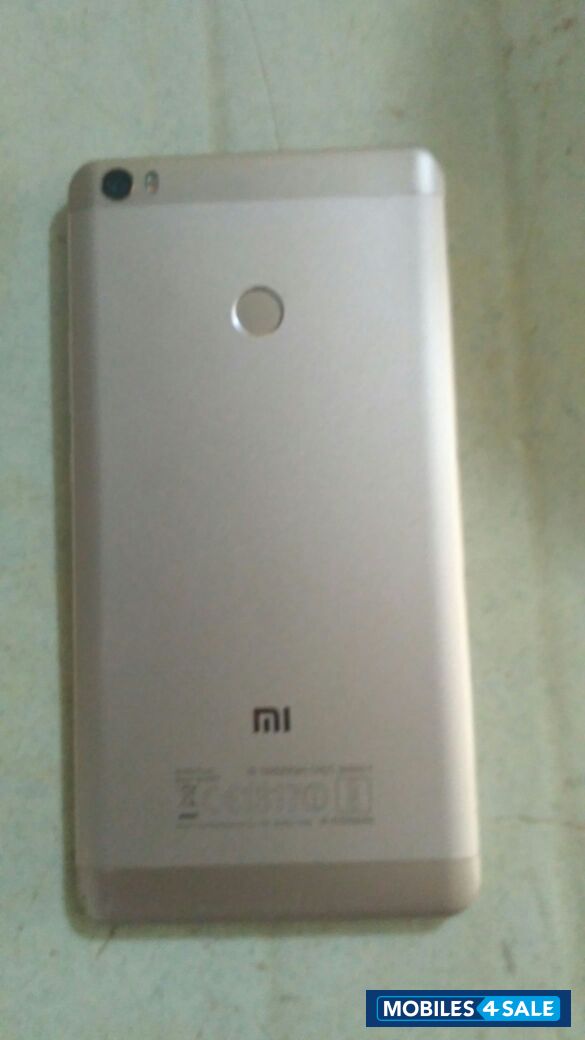 Golden Xiaomi Mi Max Prime