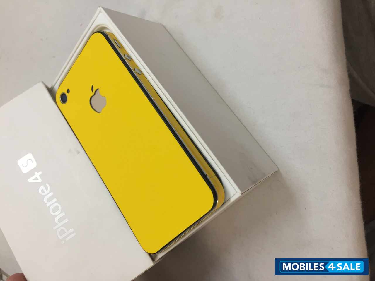 Black Apple iPhone 4S