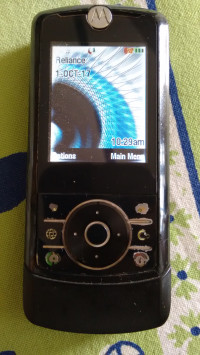 Black Motorola  Rizr Z3