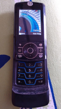 Black Motorola  Rizr Z3