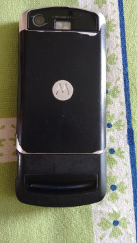 Black Motorola  Rizr Z3