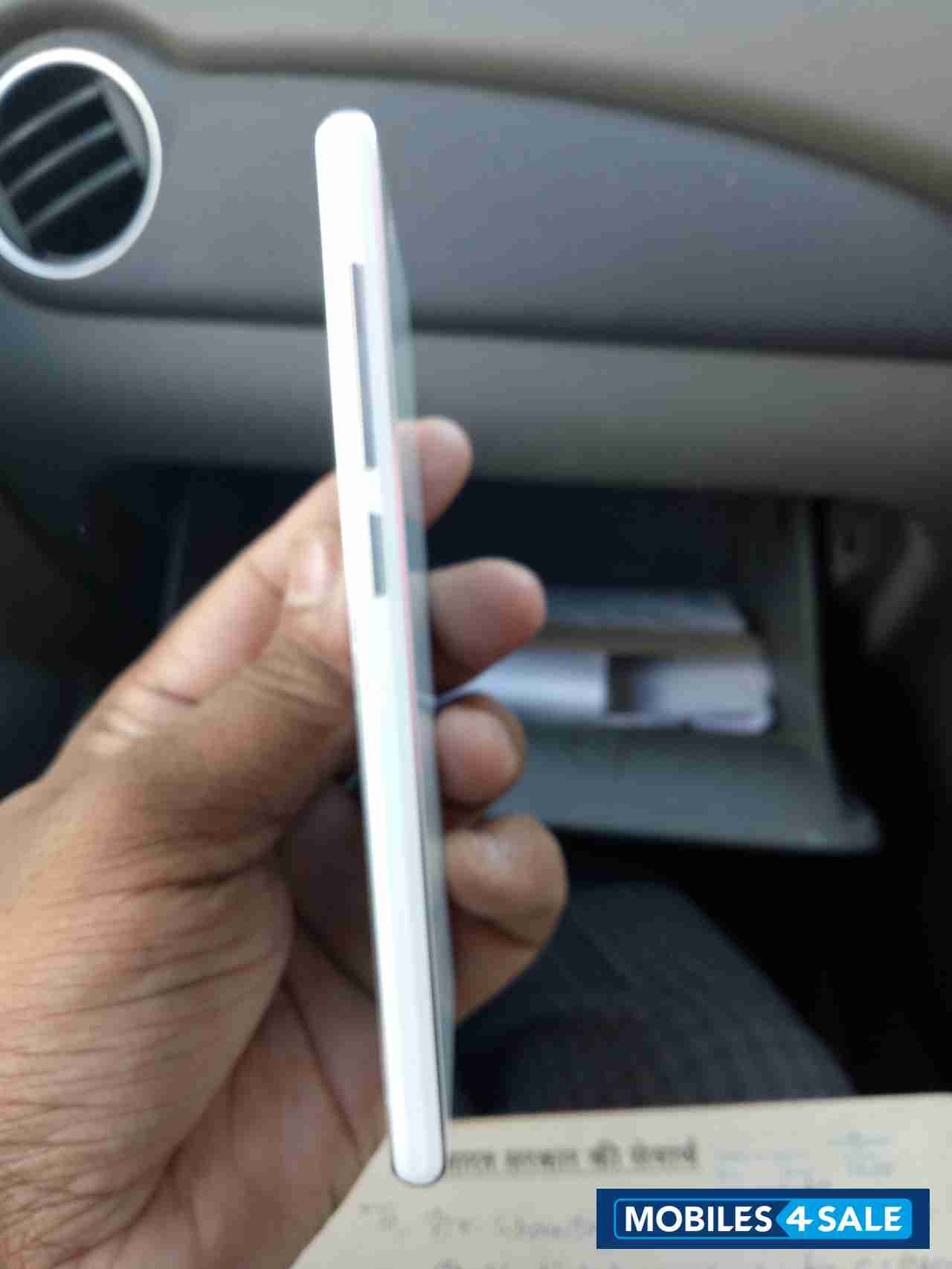 White ZTE Star 2