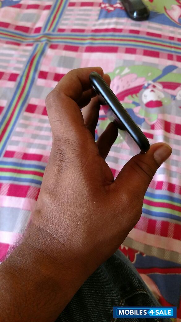 Matte Black Apple iPhone 7