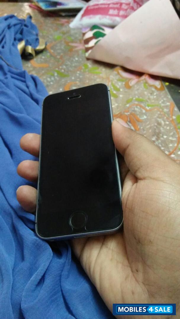 Space Gray Apple iPhone SE