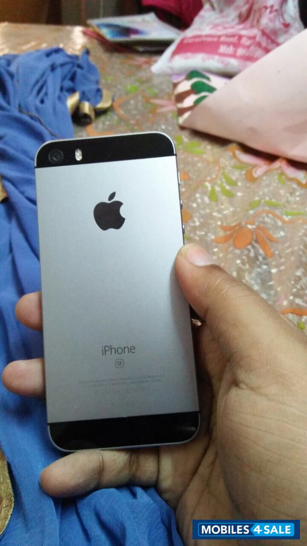 Space Gray Apple iPhone SE Space Gray Apple iPhone SE