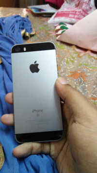 Space Gray Apple iPhone SE