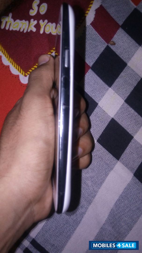 White Samsung Galaxy S3