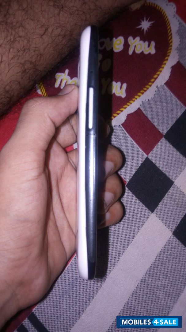 White Samsung Galaxy S3