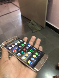 Gold Platinum Samsung Galaxy S6 Edge