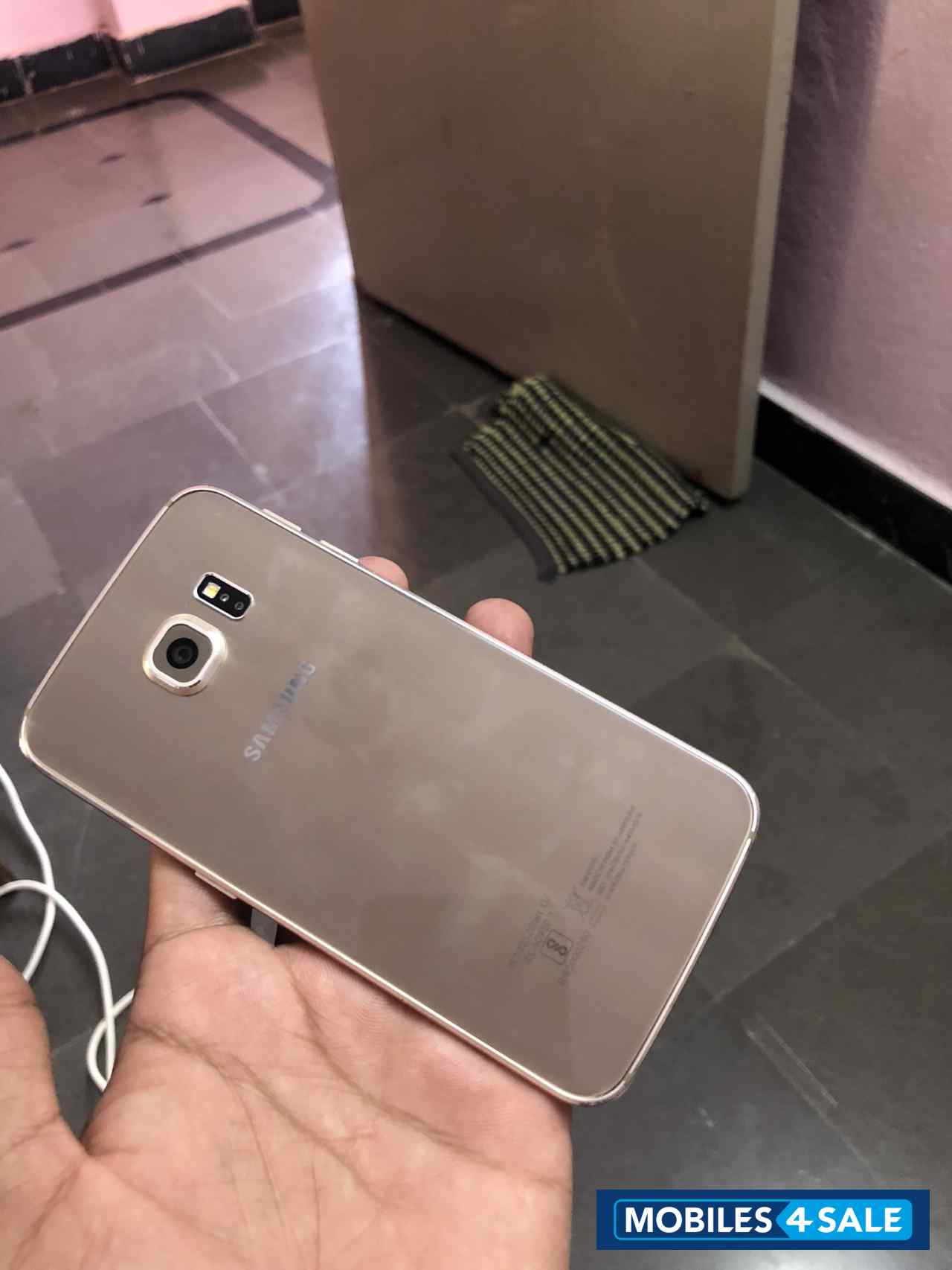 Gold Platinum Samsung Galaxy S6 Edge