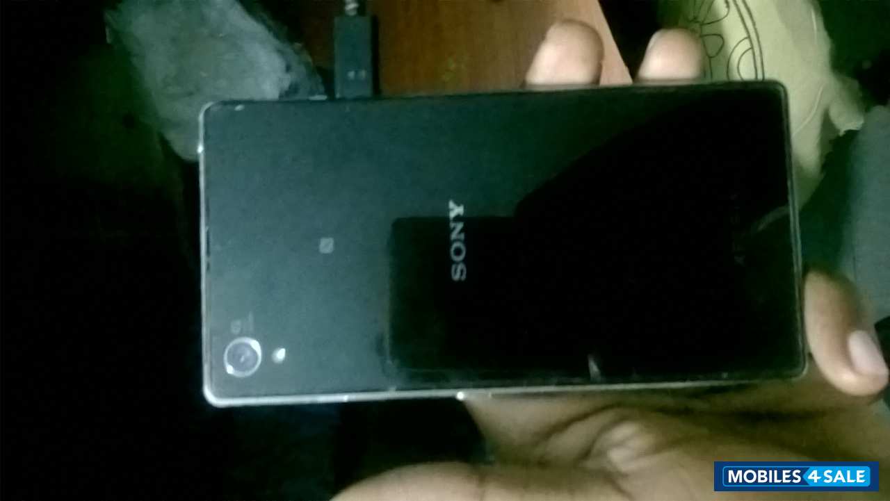 Black Sony Xperia Z1