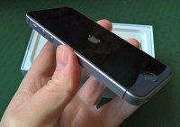 Space Grey Apple iPhone SE
