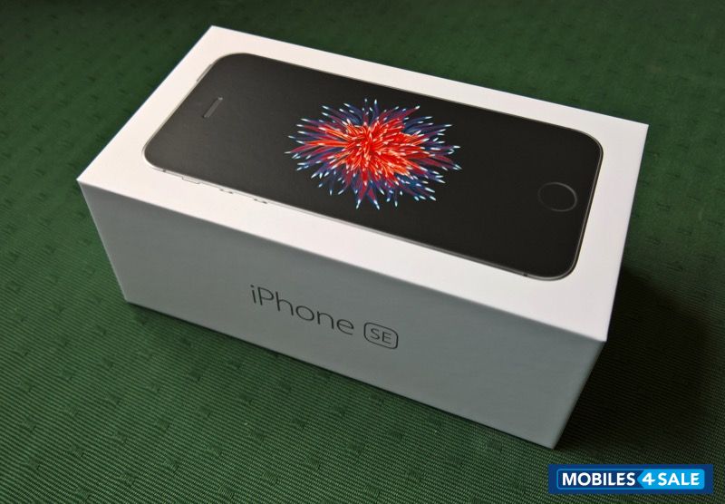 Space Grey Apple iPhone SE