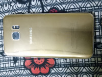Gold Samsung Galaxy S7 Edge