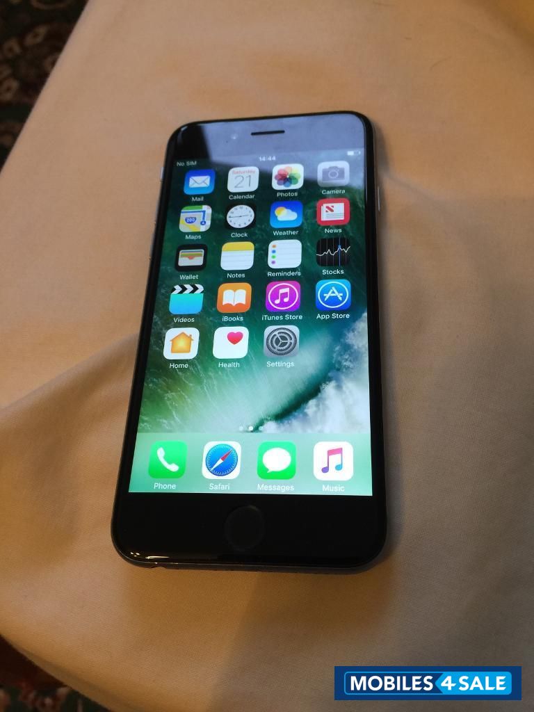 Black Apple iPhone 6