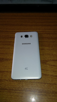 White Samsung Galaxy On8