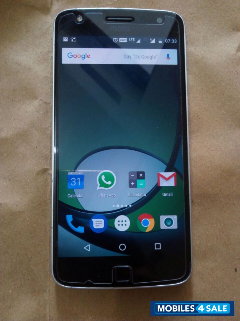 Black Motorola MOTO Z Play