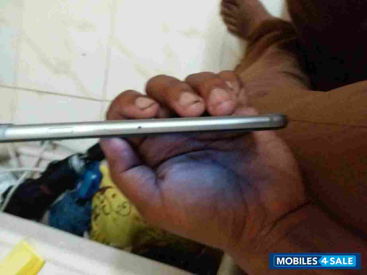 Space Grey Apple iPhone 6S