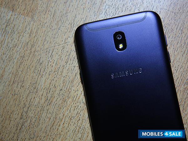 Black Samsung Galaxy J7 Pro