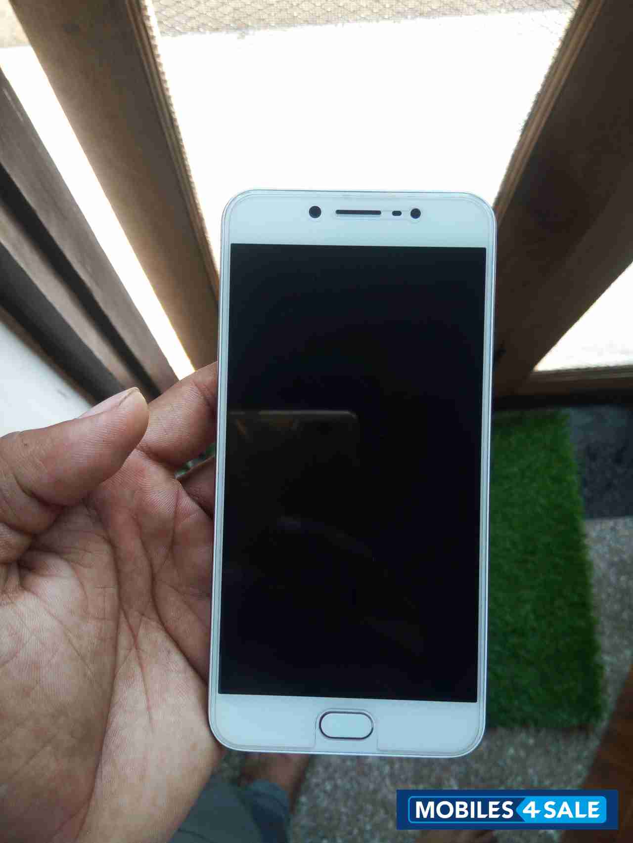 Gold Crown Vivo V5