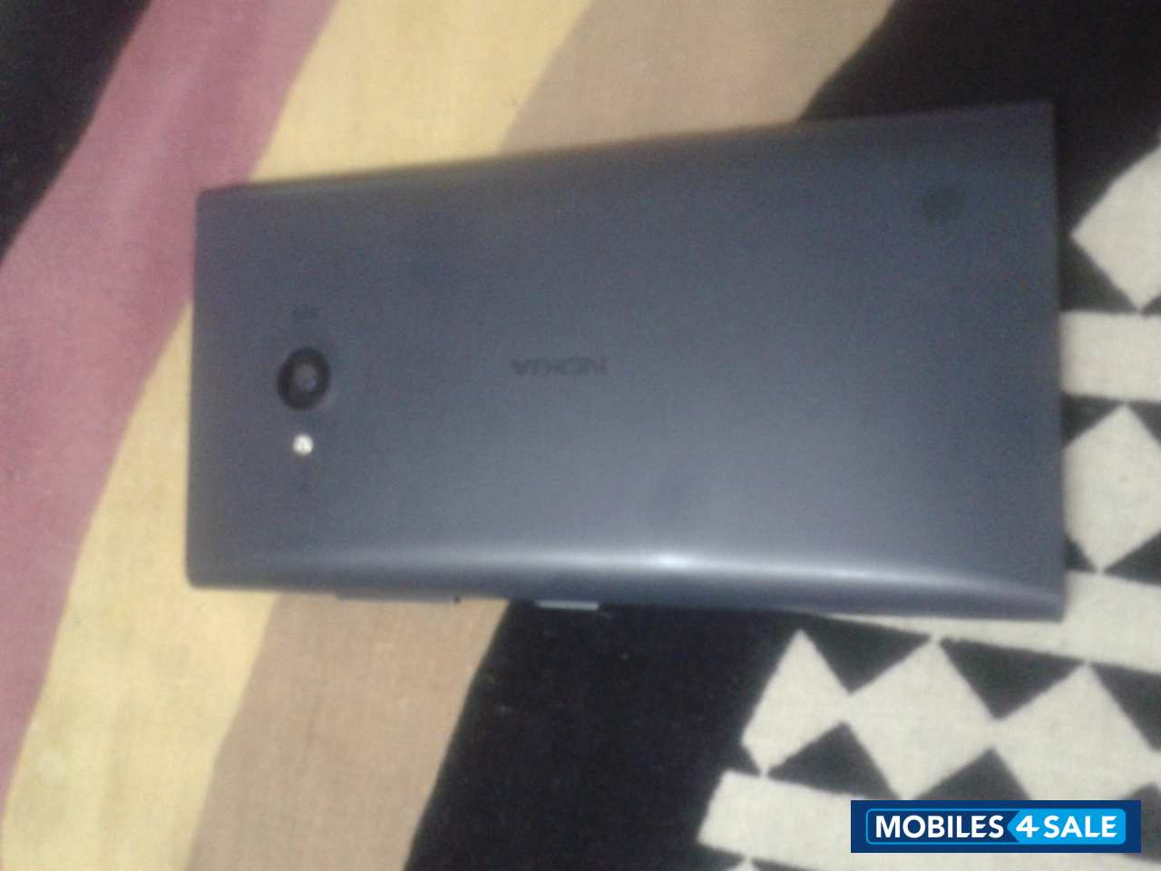 Black Nokia Lumia 730