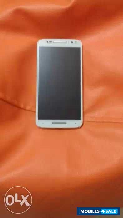 White Motorola MOTO X Style