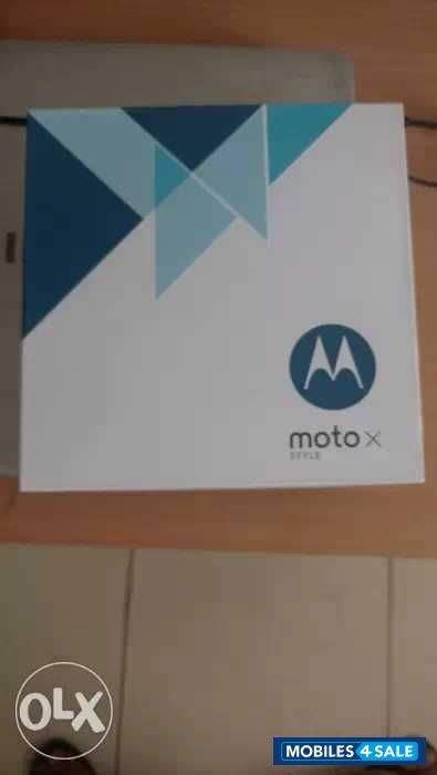 White Motorola MOTO X Style