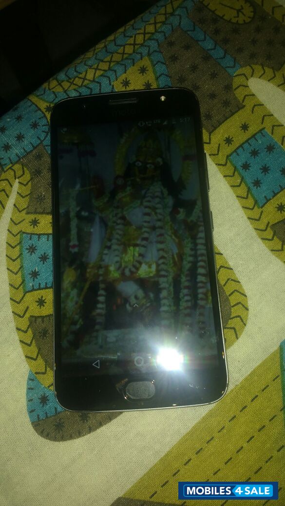 Grey Motorola Moto G5 Plus