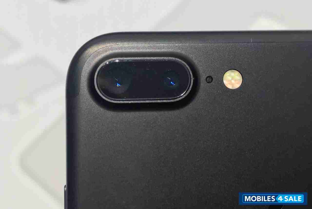 Black Apple iPhone 7 Plus Black Apple iPhone 7 Plus