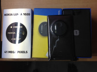 Black Nokia Lumia 1020