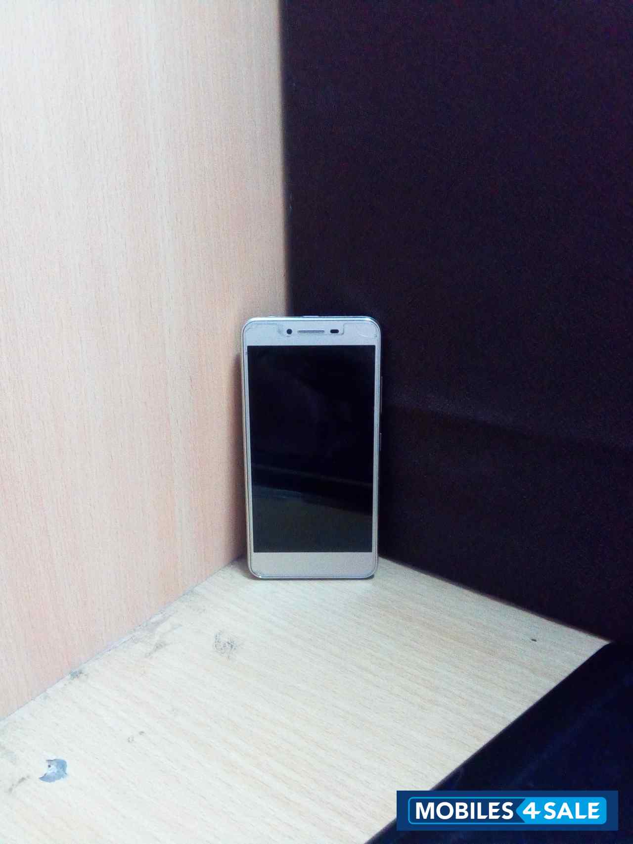 Gold Lenovo Vibe K5 Plus