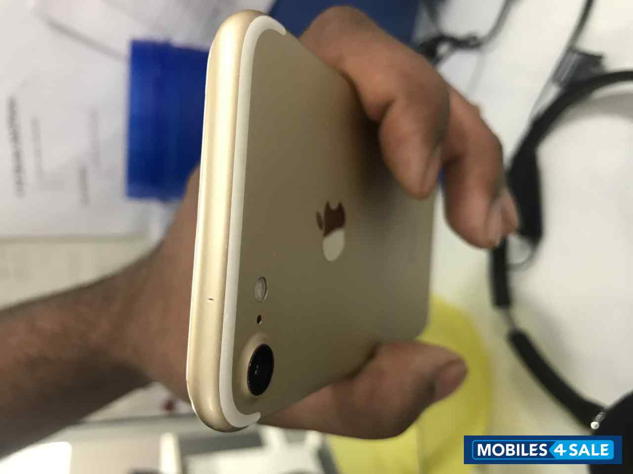 Gold Apple iPhone 7