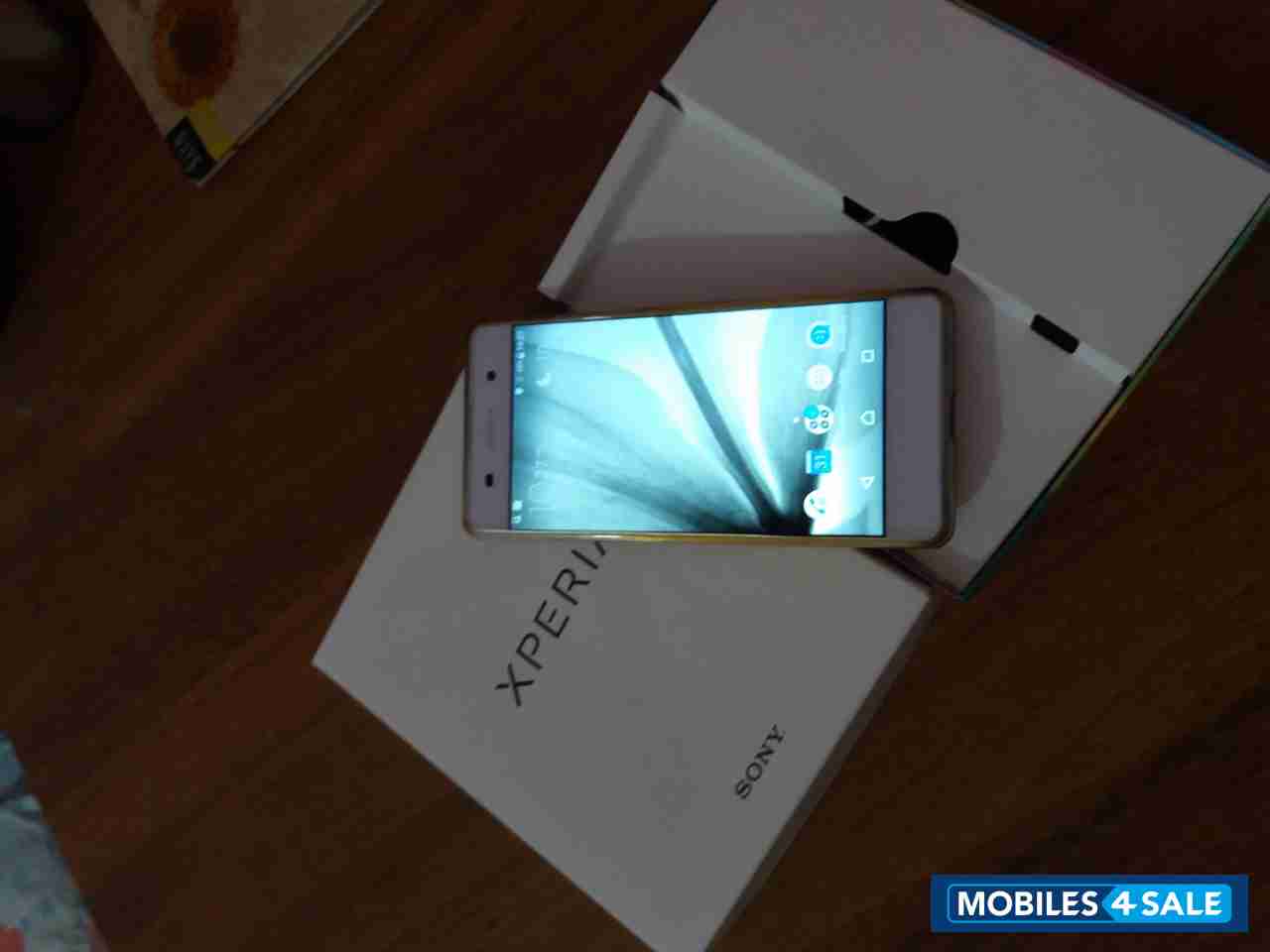 White Sony Xperia XA Dual