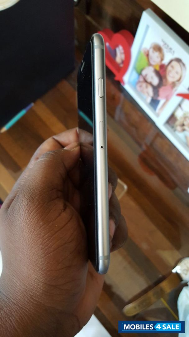 Space Grey Apple iPhone 6S Space Grey Apple iPhone 6S