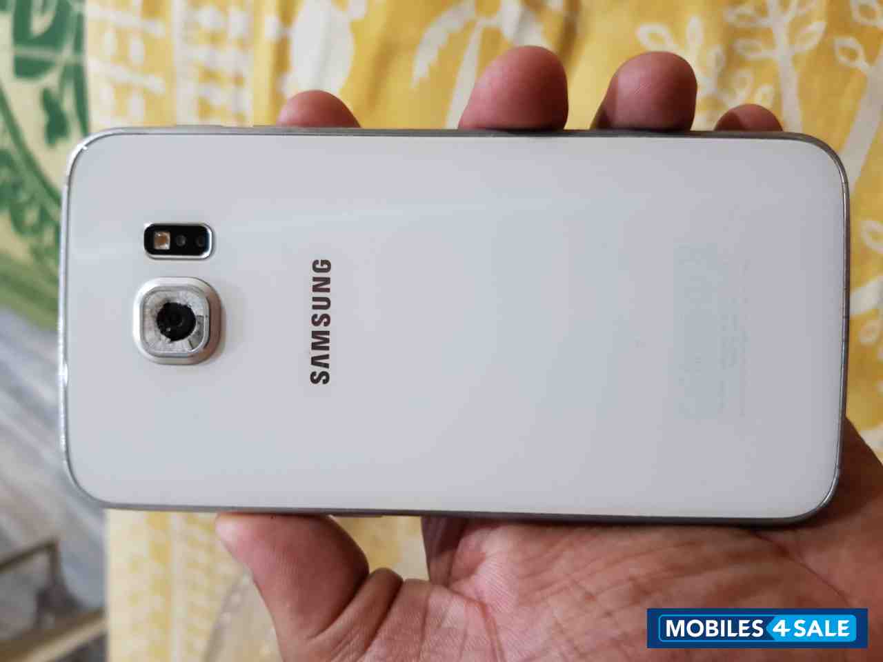 White Samsung Galaxy S6