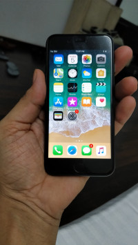 Jet Black Apple iPhone 7