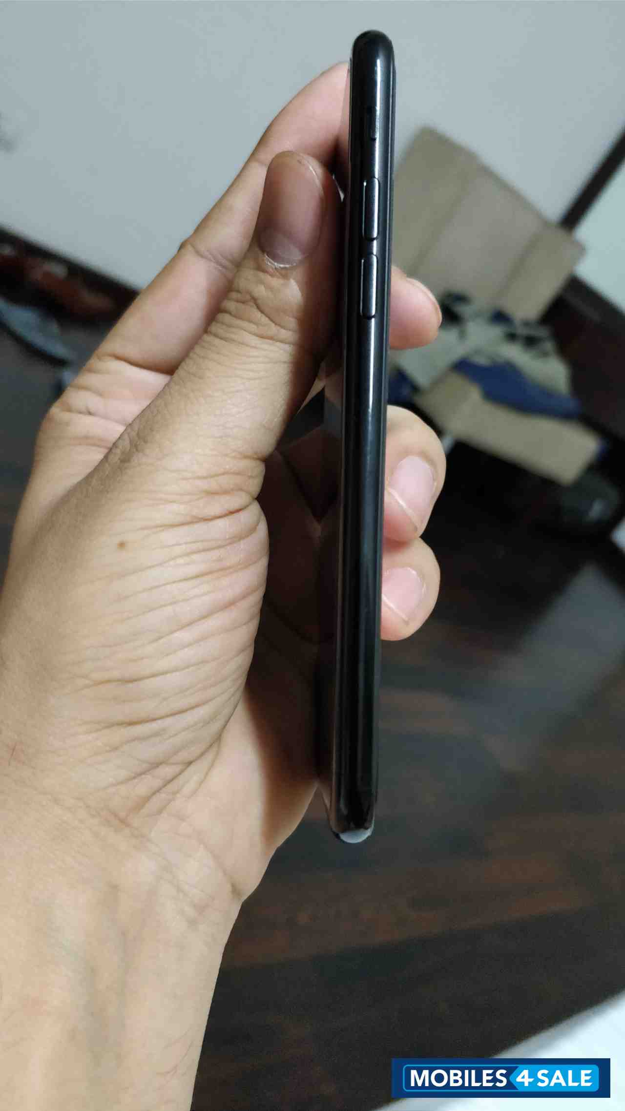Jet Black Apple iPhone 7