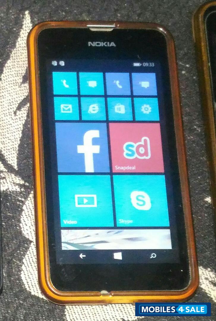 White Nokia Lumia 530